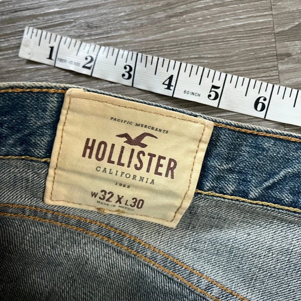 Hollister The Hollister Boot Jeans Mens 32x30 Medium Wash Button Fly Denim